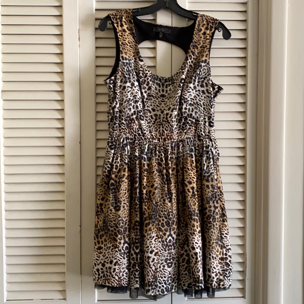 Beautiful dress and in great condition ☺️